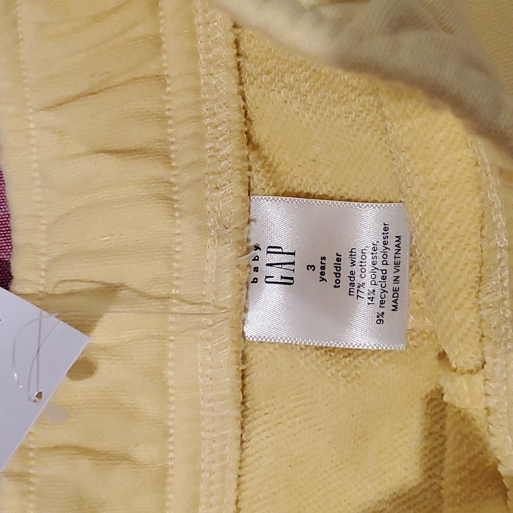 3years, GAP, Pull-On Dolphin Shorts - Picture 2 of 3